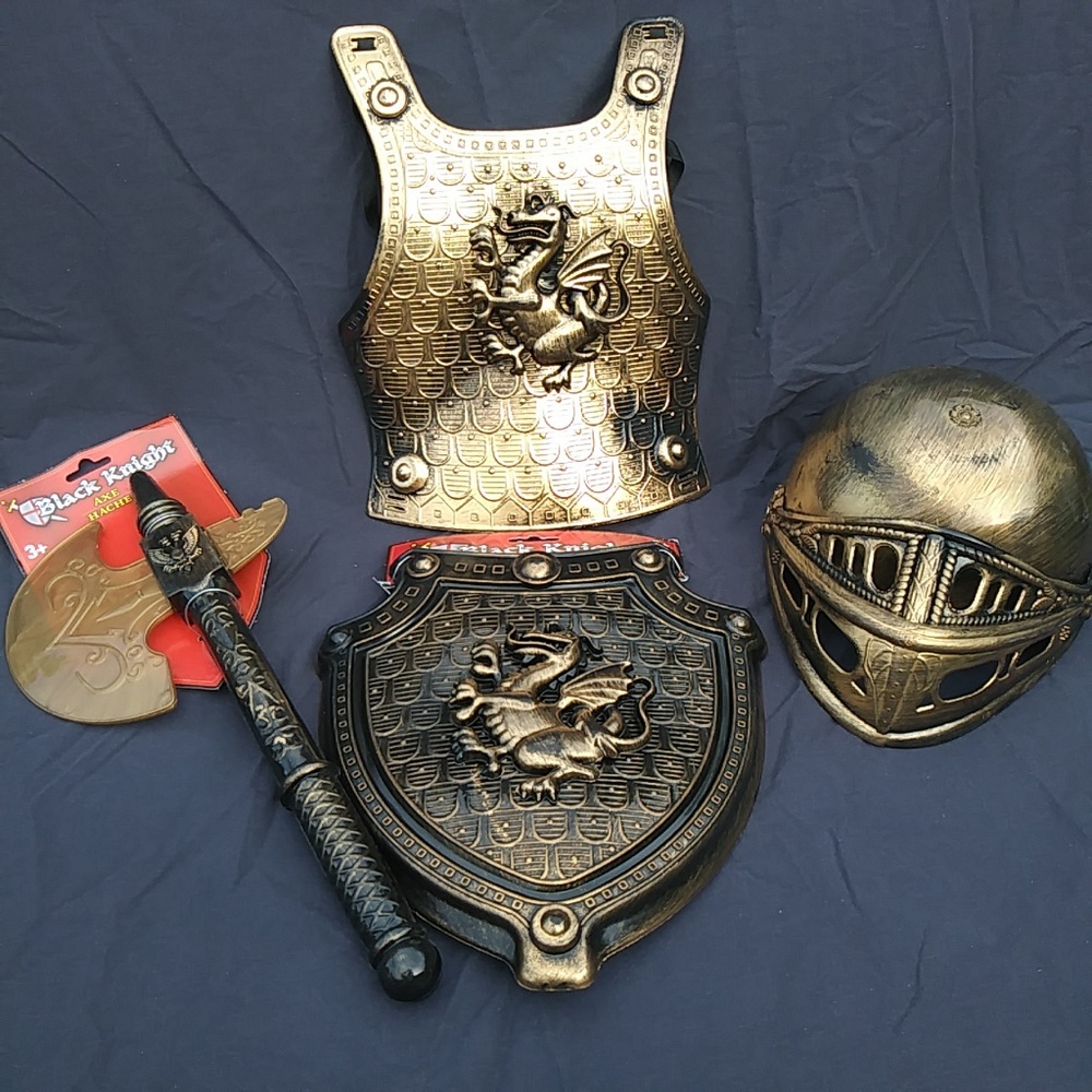 HALLOWEEN MEDIEVAL BLACK & GOLD KNIGHT 3 t…